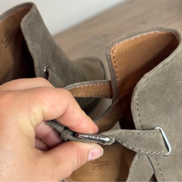 Frye Size 8 Dani Shield Suede Dark Taupe Open Toe Bootie Heel - Picture 7 of 11